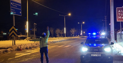 Kahramanmaraş'ta Kar Yağışı ve Fırtına Ulaşımı Zorluyor