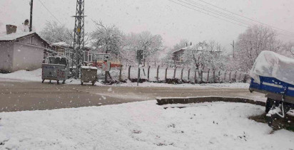 Kavak’ta Nisan Ayında Beklenmedik Kar Yağışı
