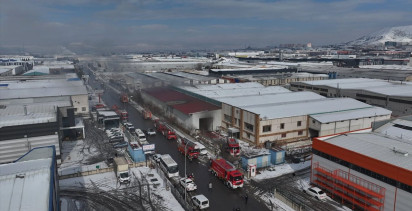 Kayseri OSB'de Mobilya Fabrikasında Yangın Kontrol Altına Alındı