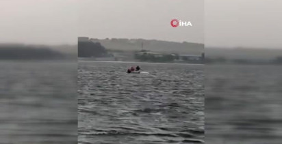 Küçükçekmece Gölü'nde Fırtına Sesleri: Kano Alabora Oldu