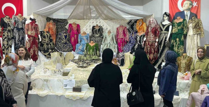 Kütahya Tavşanlı’da halk eğitim kursiyerlerinden görkemli yıl sonu sergisi