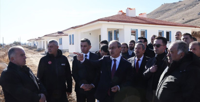 Malatya Valisi Yavuz, Depremzedeleri Ziyaret Etti