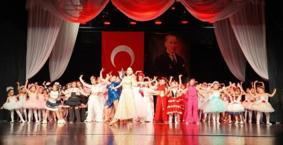 Mersin’de yıl sonu bale gösterisi sanatseverlerden tam not aldı