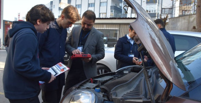 Meslek Liseliler, Araç Bakım Projesi ile Pratik Tecrübe Kazanıyor