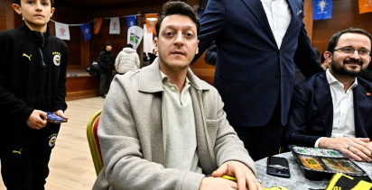Mesut Özil, Avcılar'da Gençlerle İftar Programında Buluştu