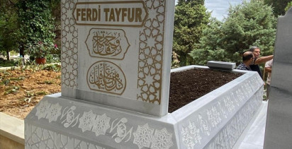 MHP'den Ferdi Tayfur'a Vefa