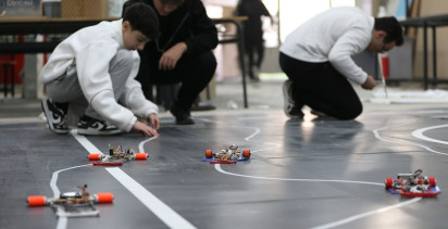 Otonom Robotla Avrupa Üçüncüsü Olan Öğrenciler Zirve Hedefliyor