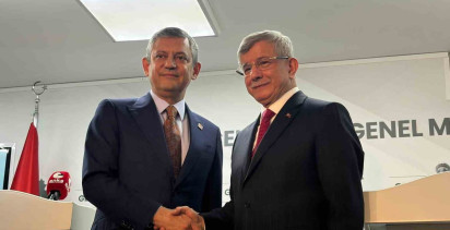 Özgür Özel'den Davutoğlu'na Ziyaret: Kritik Dönem ve Ekonomik Çalışmalar