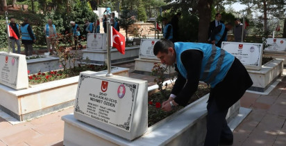 Şehitler Haftası'nda Yükümlülerden Anlamlı Davranış