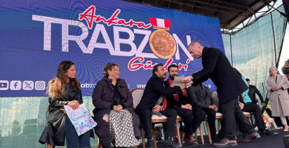 ‘Taşacak Bu Deniz’ Oyuncuları Trabzon Günleri'nde Hayranlarıyla Buluştu