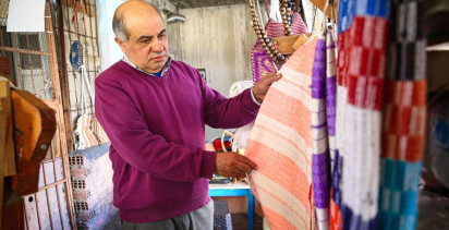 Unutulmaya Yüz Tutan Dokumacılığı Evinde Yaşatıyor