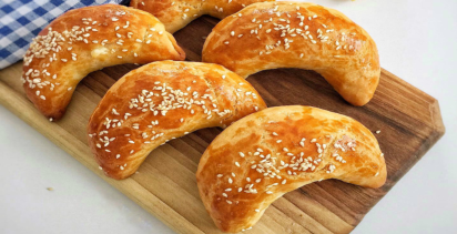 Yalnızca 5 dakikada mayasız poğaça yapmak mümkün! Sıvıyağınız varsa tarifiniz hazır