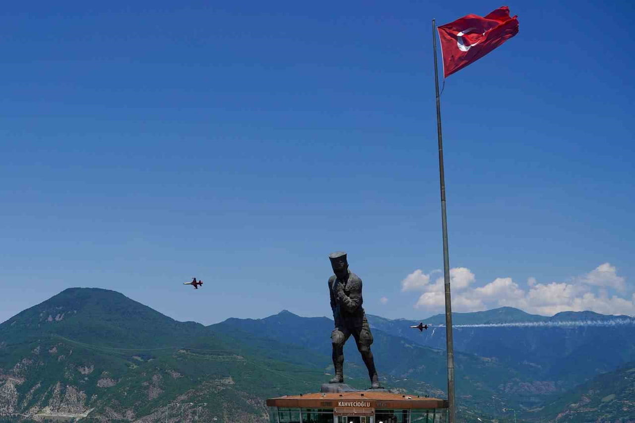 45. KAFKASÖR KÜLTÜR, TURİZM VE SANAT FESTİVALİ KAPSAMINDA PLANLANAN TÜRK YILDIZLARI GÖSTERİSİ...