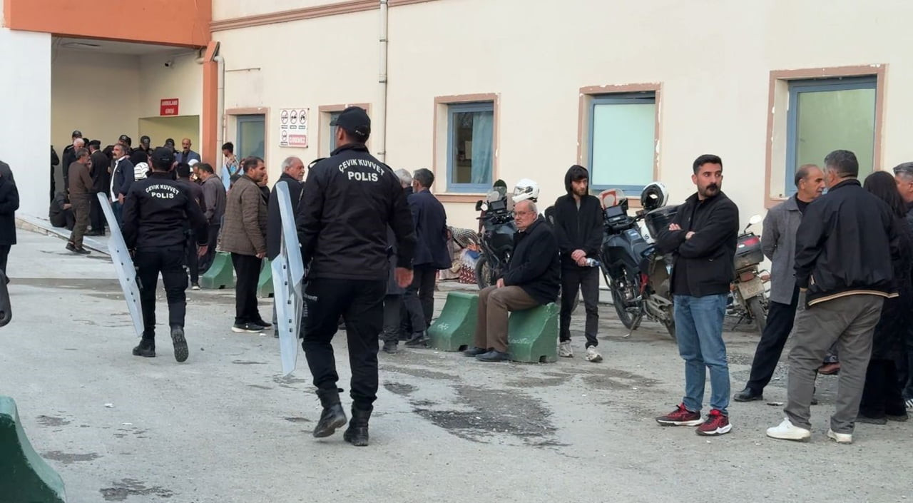 5 ŞÜPHELİ ADLİ KONTROL ŞARTIYLA SERBEST BIRAKILIRKEN, 7 ŞÜPHELİ İSE İFADELERİNİN ARDINDAN SERBEST...