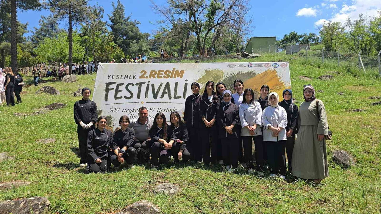 500 ÖĞRENCİNİN RESİMLERİ, YESEMEK AÇIK HAVA MÜZESİNDE