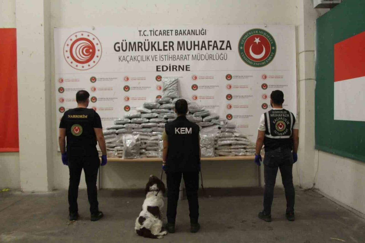 54 MİLYON LİRA DEĞERİNDE UYUŞTURUCU ELE GEÇİRİLDİ