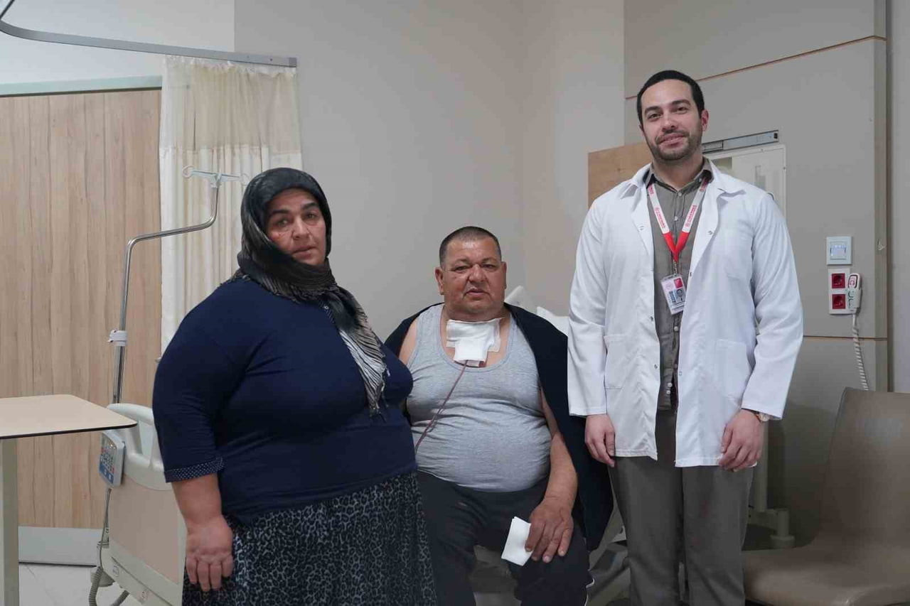 54 YAŞINDAKİ İRFAN BOZAN EŞİ VE DOKTOR