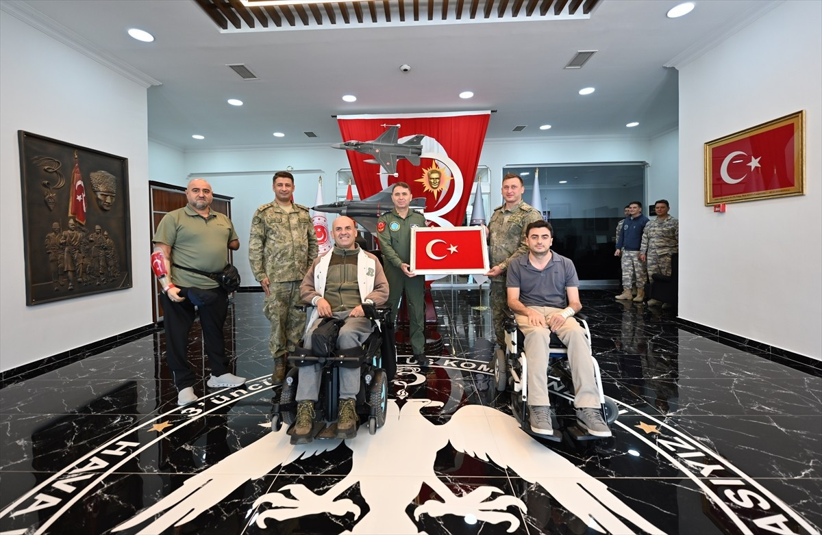 Konya 3. Ana Jet Üssü'nde gaziler için ağırlama etkinliği düzenlendi.
Milli Savunma Bakanlığı...