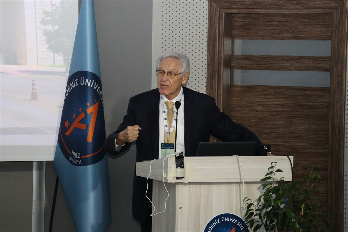 Antalya'da bu yıl 5'incisi düzenlenen "Uluslararası Tarım ve Gıda Etiği Kongresi" başladı.
Tarım...