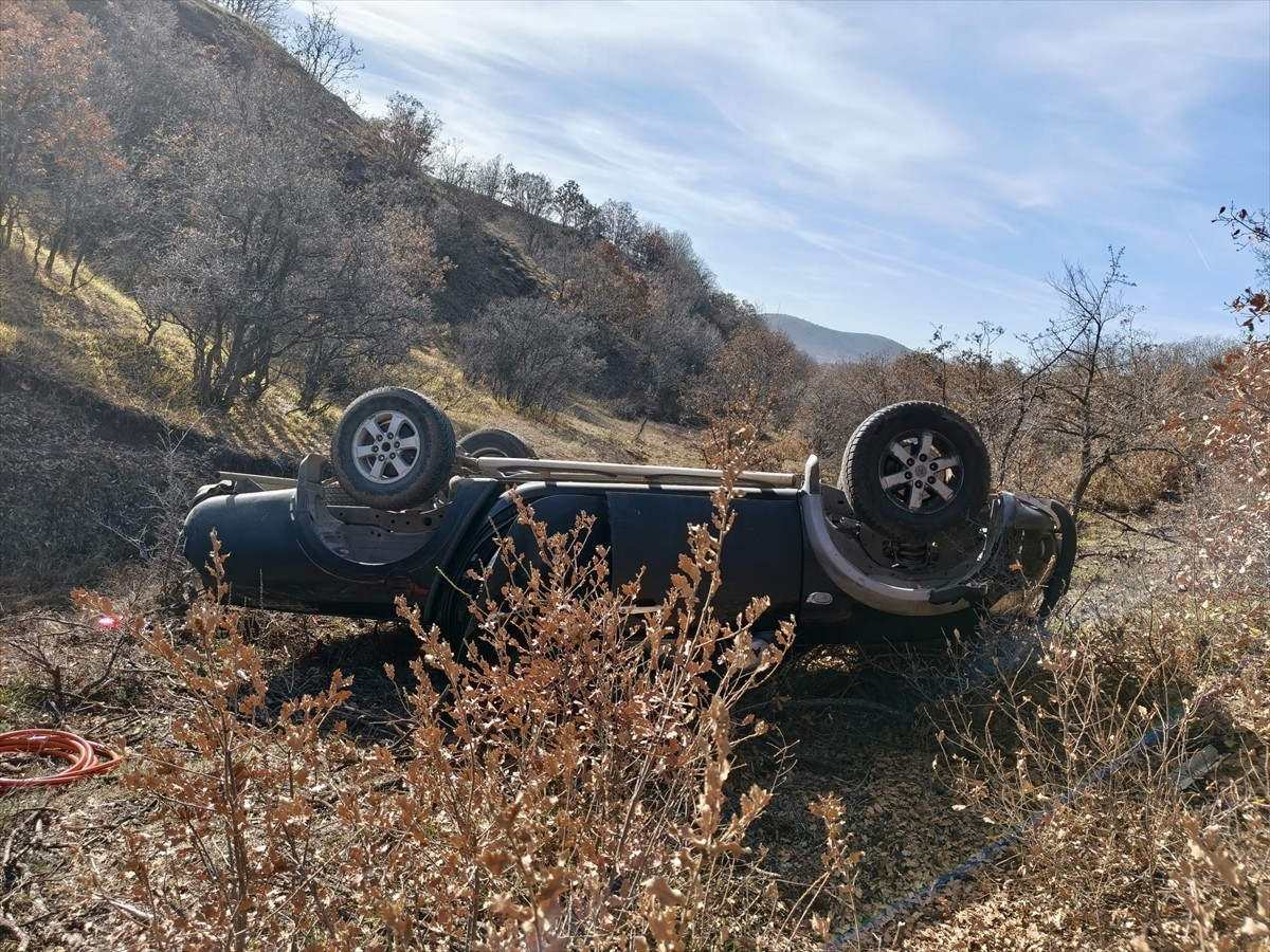 Sivas'ın Yıldızeli ilçesinde pikabın devrilmesi sonucu bir öğretmen yaşamını yitirdi.
 