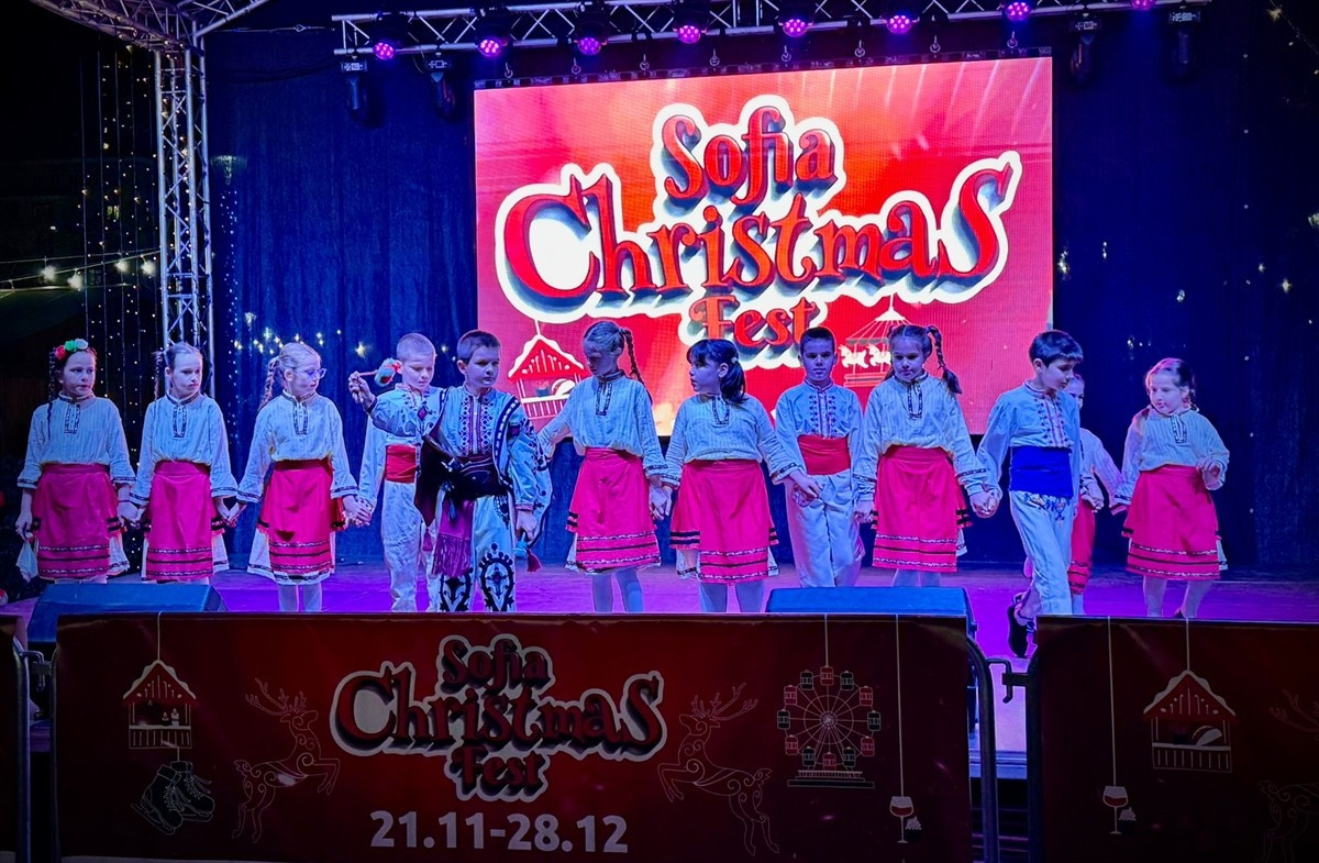 
Bulgaristan'ın başkenti Sofya'da Ulusal Kültür Sarayı (NDK) önünde kurulan geleneksel Noel...