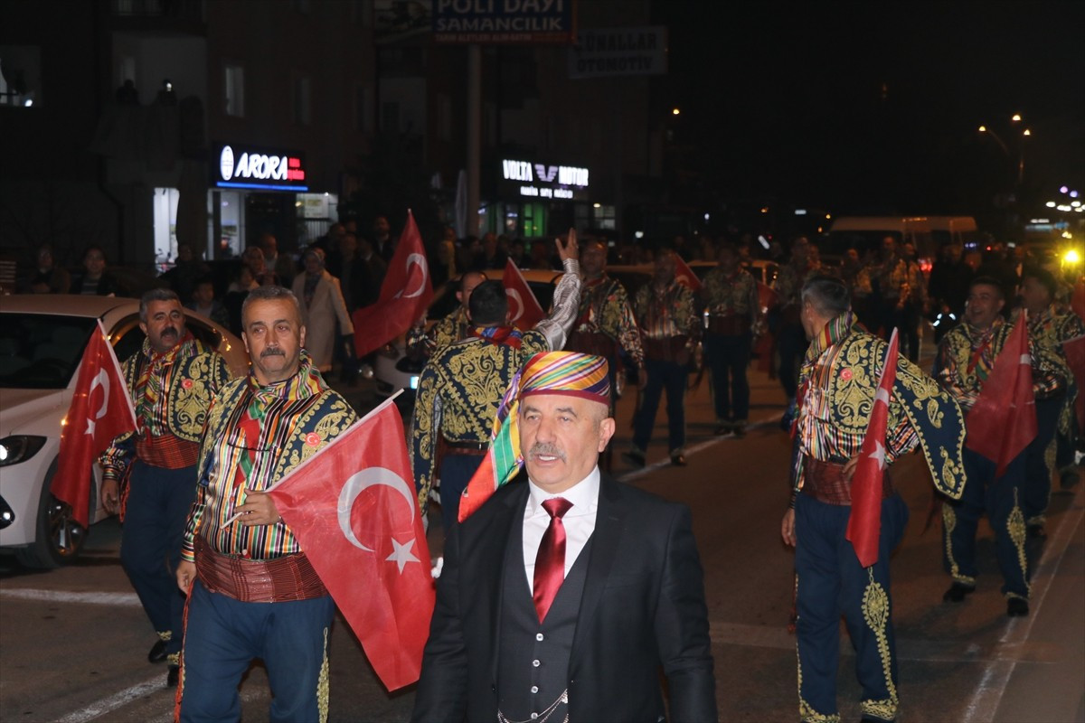 Çankırı'da Ahilik kültürünün parçası olan "yaran geceleri" başladı.
Ahi Yaran Meclisi Gençlik...