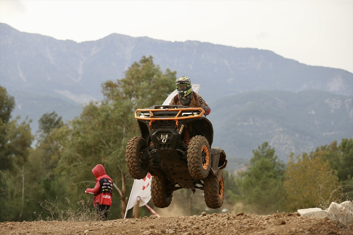
Türkiye Enduro ve ATV Şampiyonası'nın 3. ayak yarışları, Muğla'nın Fethiye ilçesinde start aldı....