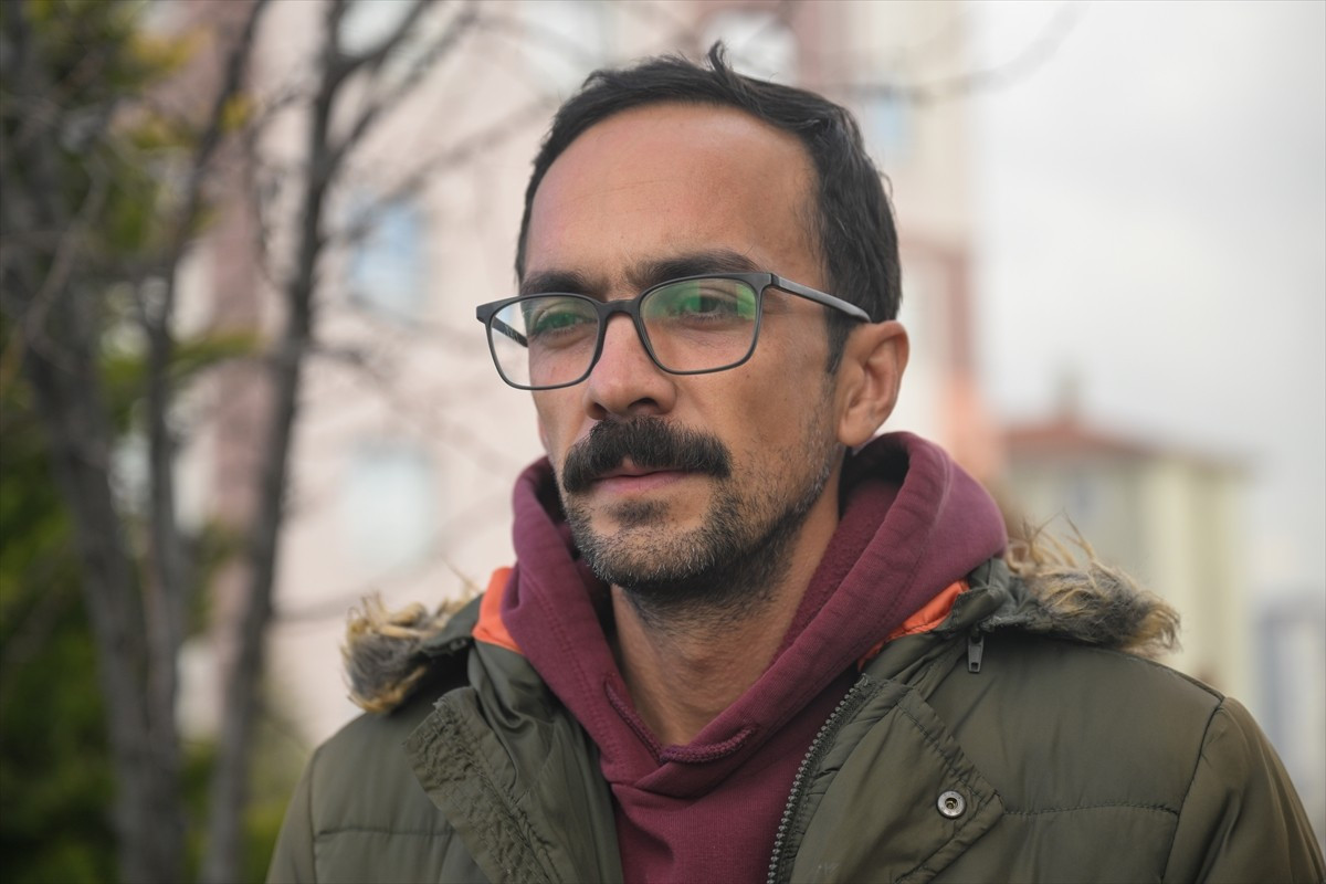 Ankara'nın Etimesgut ilçesinde çocukları pitbull saldırısına uğrayan baba Adem Öztürk, 
Olayla...