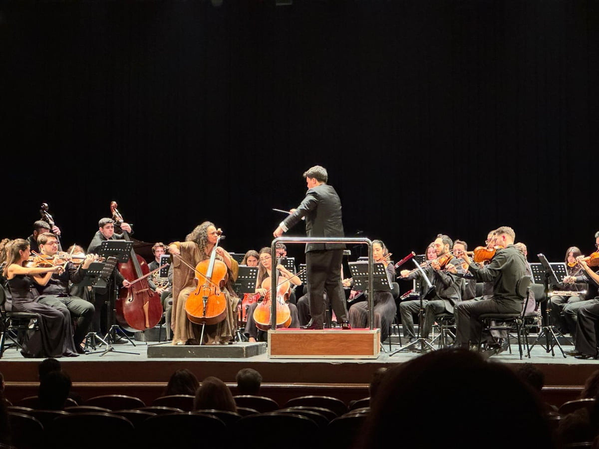 ADK İstanbul Gençlik Orkestrası, Kadıköy Belediyesi Süreyya Operası'nda müzikseverlerle buluştu....