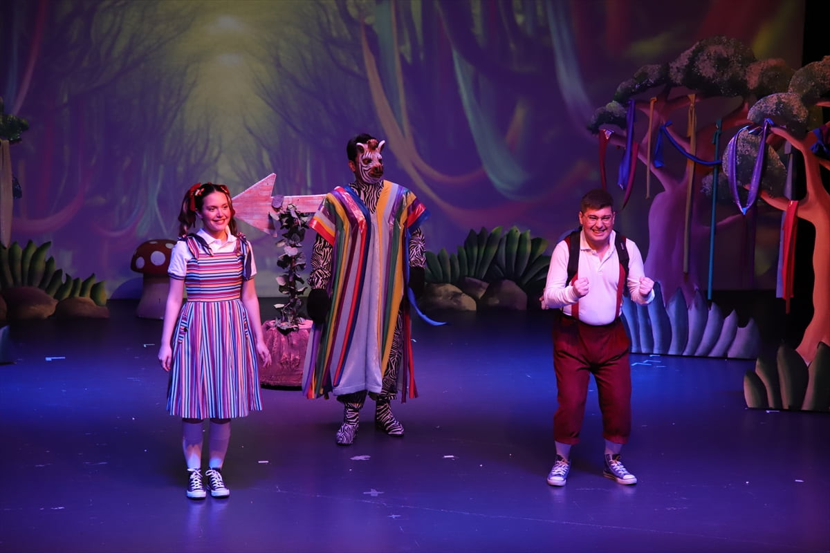 Samsun Devlet Opera ve Balesi, "Okulumuz Orman" oyununu küçük izleyicilerle buluşturacak.