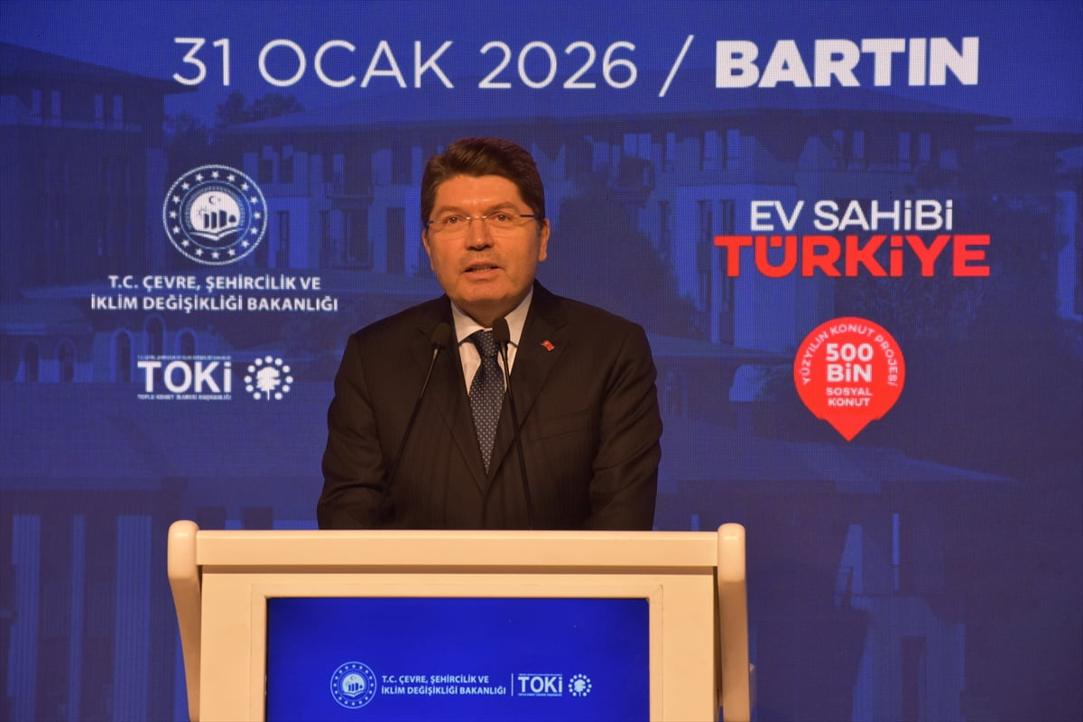 
Adalet Bakanı Yılmaz Tunç, Bartın Üniversitesi konferans salonunda "Yüzyılın Konut Projesi"...