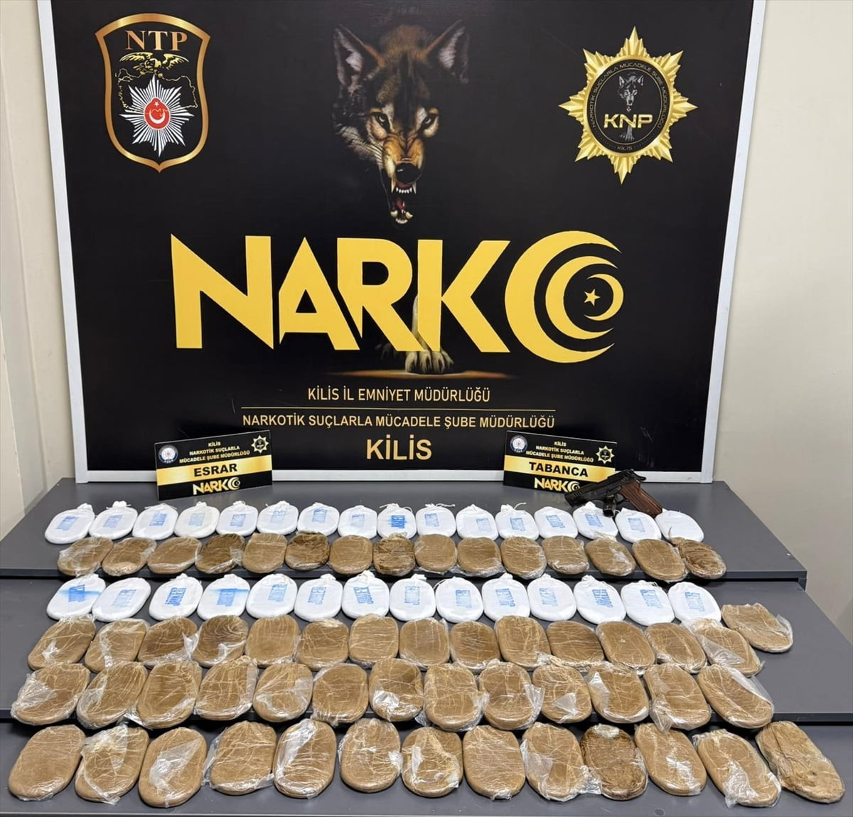 Kilis'te 17 kilo 105 gram sentetik uyuşturucu ele geçirildi, 1 şüpheli tutuklandı.
 