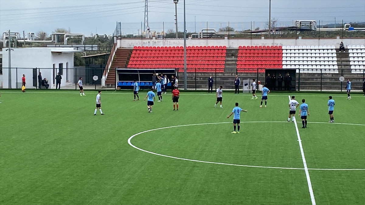 
Nazillispor, Nesine 3. Lig 4. Grup'ta sahasında Eskişehir Anadolu Spor Faaliyetleri ile yaptığı...