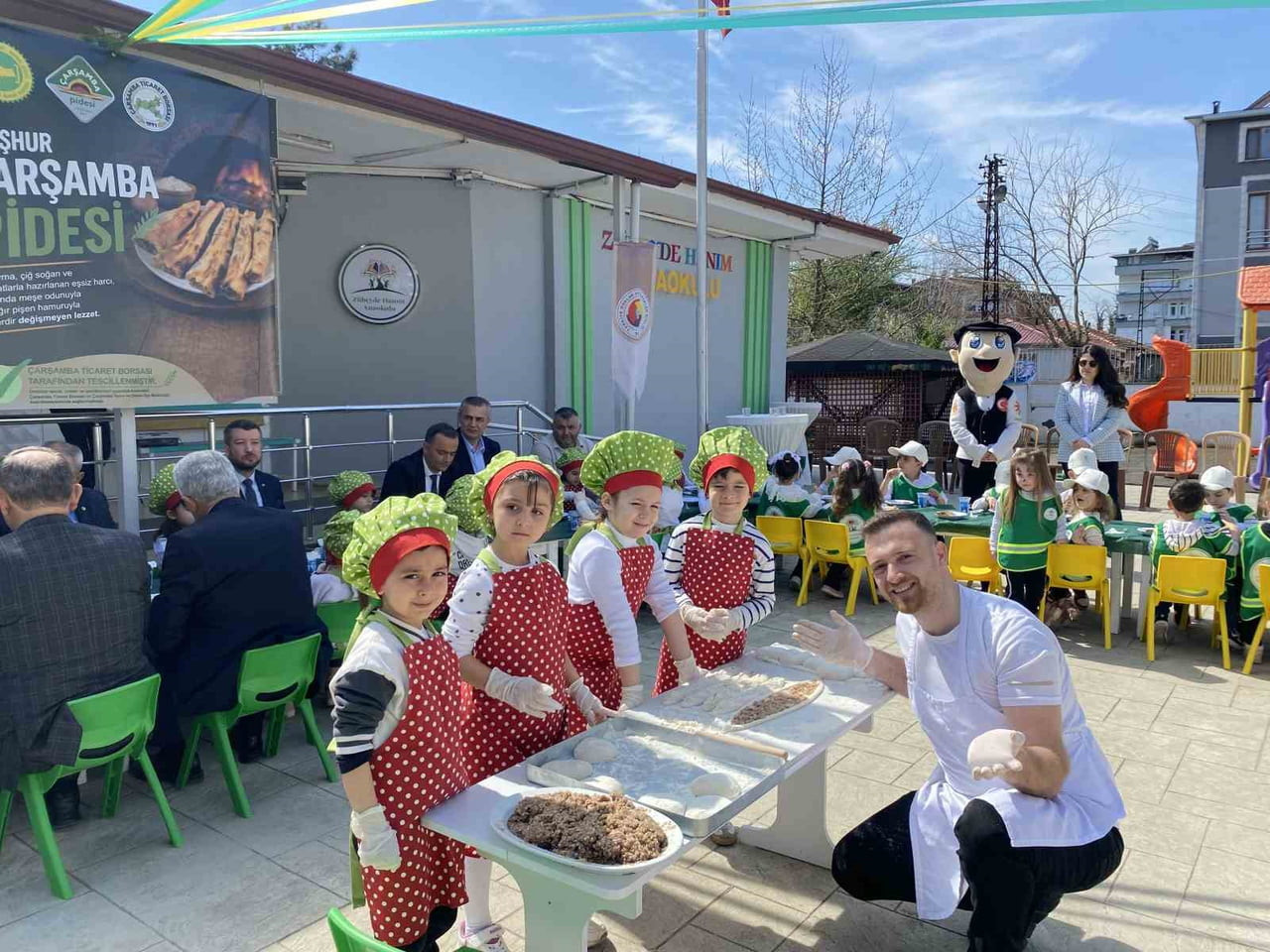 7 NİSAN DÜNYA PİDE GÜNÜ KAPSAMINDA ZÜBEYDE HANIM ANAOKULU’NDA ANLAMLI VE RENKLİ BİR ETKİNLİK...