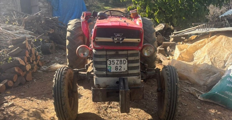 İzmir'de Traktör Devrildi: Sürücü Hayatını Kaybetti