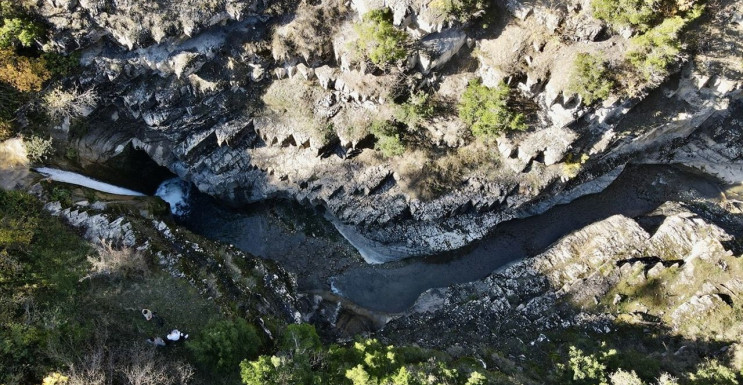 Karakütük Şelalesi: Doğanın Cenneti