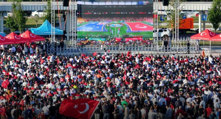 81 ilde milli maç için dev ekran kurulması yasaklandı