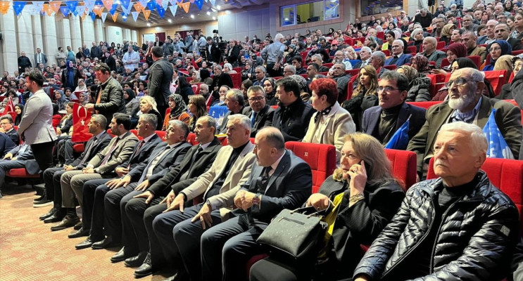 AK Parti'den Antalya'da Hizmet Vurgusu