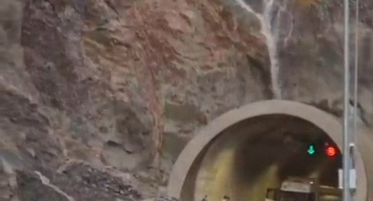 Artvin-erzurum karayolu sel ve heyelan nedeniyle ulaşıma kapandı