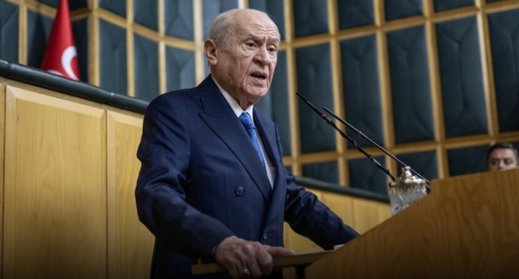 Bahçeli'den gençlere çağrı: İstikbalinizi başka milletlerin göklerinde aramayın
