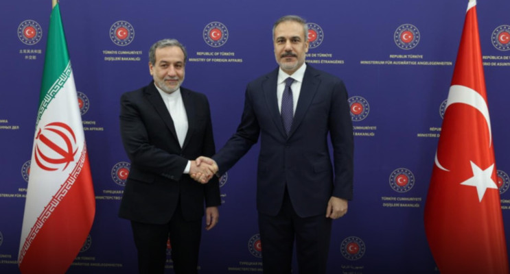 Bakan Fidan İranlı Mevkidaşı Erakçi ile Telefonda Görüştü