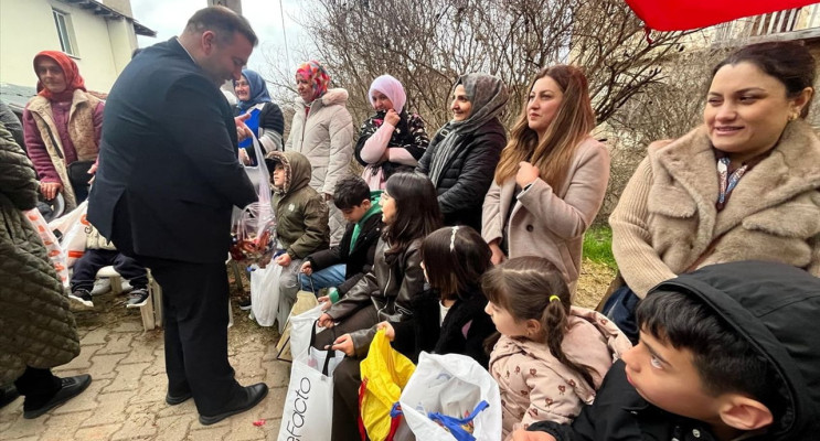 Bilecik'te 6 Asırlık Şeker Atma Geleneği Devam Ediyor