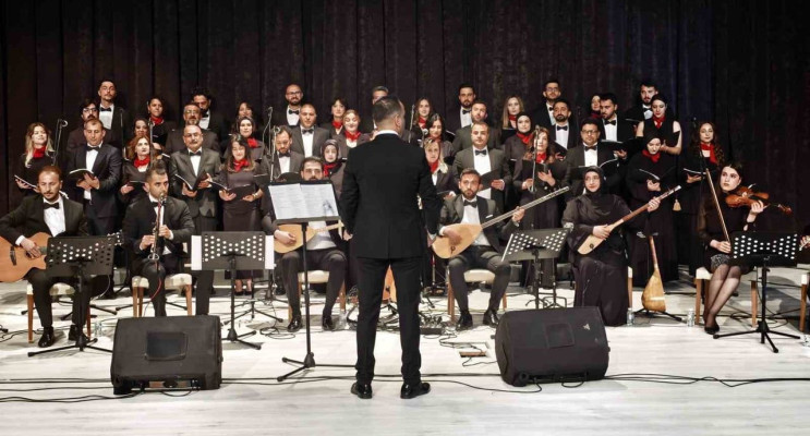 Bitlis'te Türkiye Yüzyılı Maarif Modeli Kapsamında Anlamlı Konser Düzenlendi