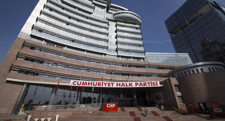 CHP İstanbul Kongresi Davasında Gelişme: Tedbir Kararı Sürüyor, Gürsel Tekin Görevde