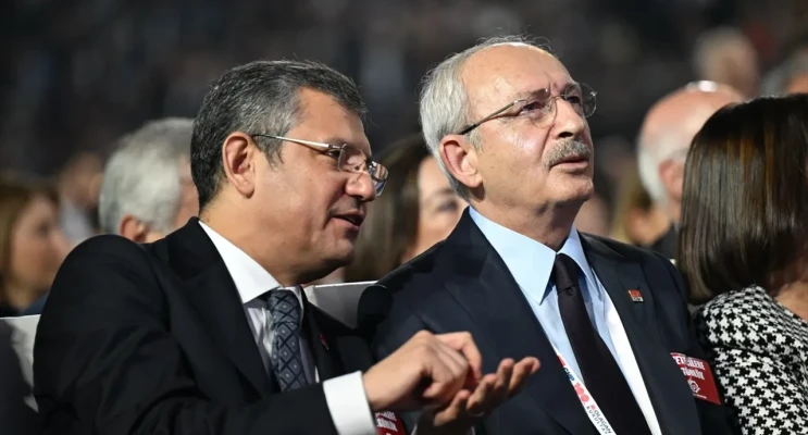 CHP’de Kılıçdaroğlu ve Özel arasında grup toplantısı gerilimi devam ediyor