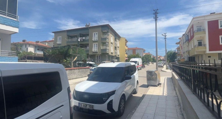 Çorum'da genç kadın, tartıştığı anne ve babasını bıçakla rehin aldı