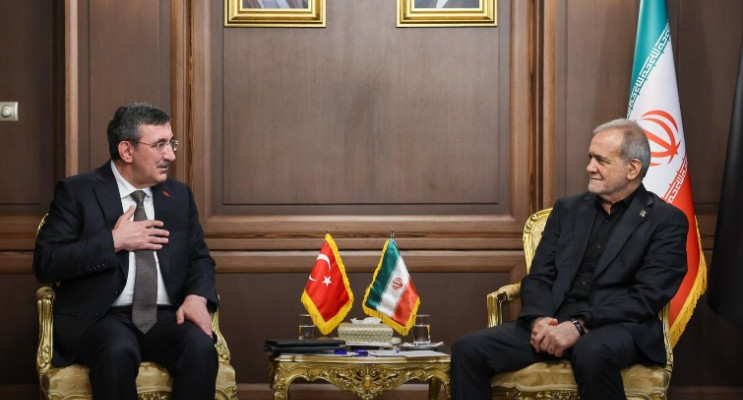 Cumhurbaşkanı Yardımcısı Yılmaz, İran Cumhurbaşkanı Pezeşkiyan ile Tahran’da bir araya geldi