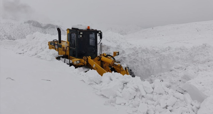 Elazığ'da Kar Yağışı Sonrası 149 Köy Yolu Açıldı