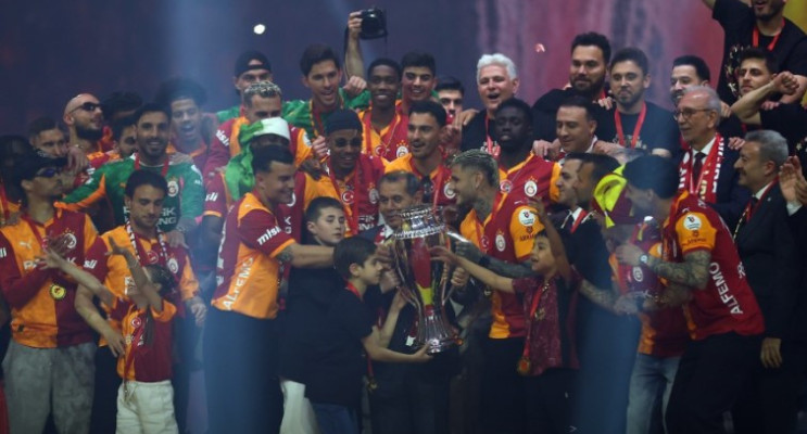 Galatasaray’dan Dört Dörtlük Şampiyonluk Kutlaması