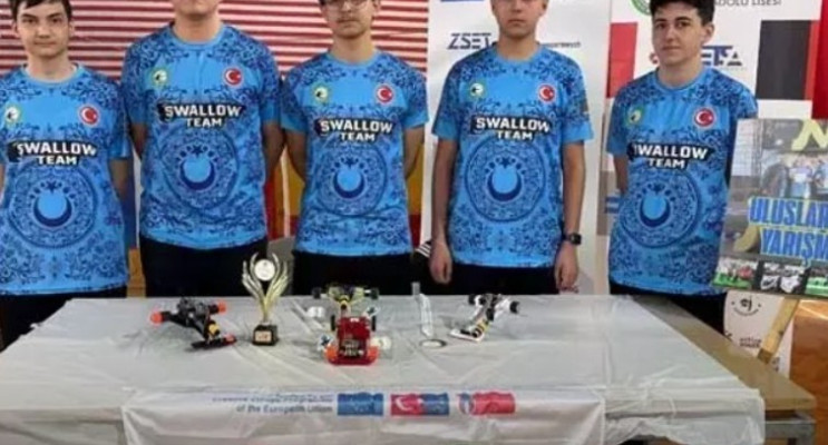 Girit’te Türk Fırtınası: Robotik Olimpiyatlarında Dünya Birinciliği Geldi